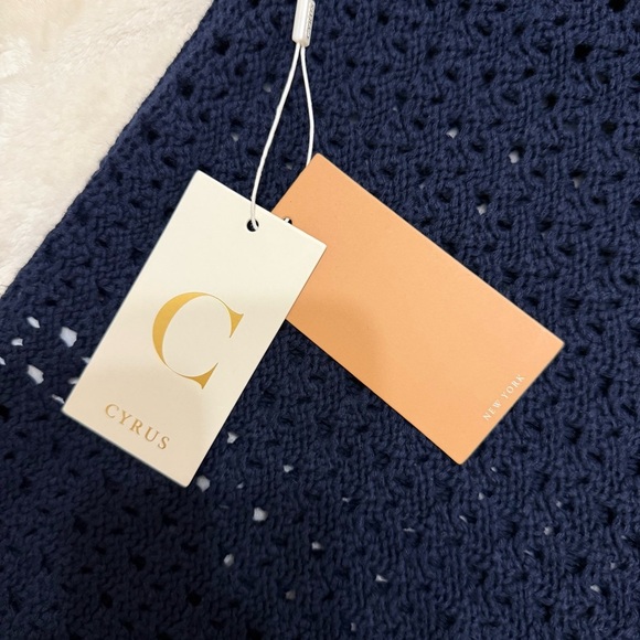 Cyrus Women's Deep Blue V-Neck Knit Sweater Vest Large Style: C602405 - Picture 4 of 6